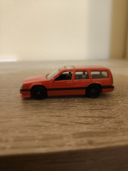 Количка Hot wheels Volvo 850 estate
