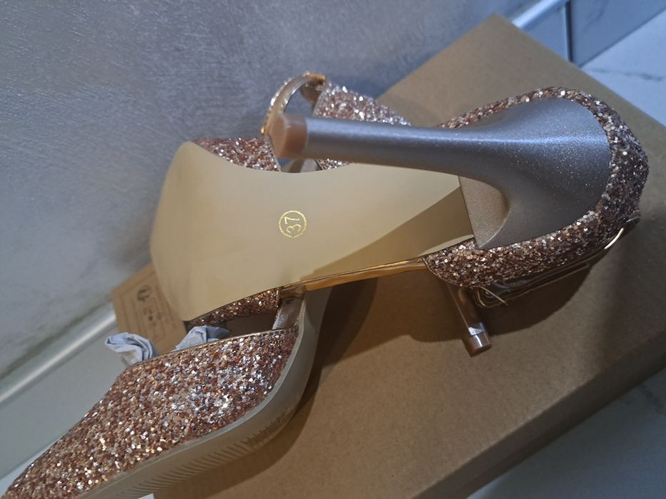 Дамски токчета ,подходящи за бал