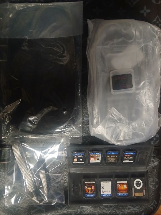 Assalom alekum Psp Vita uchun Aksezsuarlar sotiladi