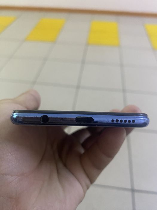 Vivo V21e 8+4/128gb продам