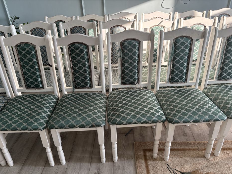 Стуля для гостинной 20 шт в хорошем состоянии