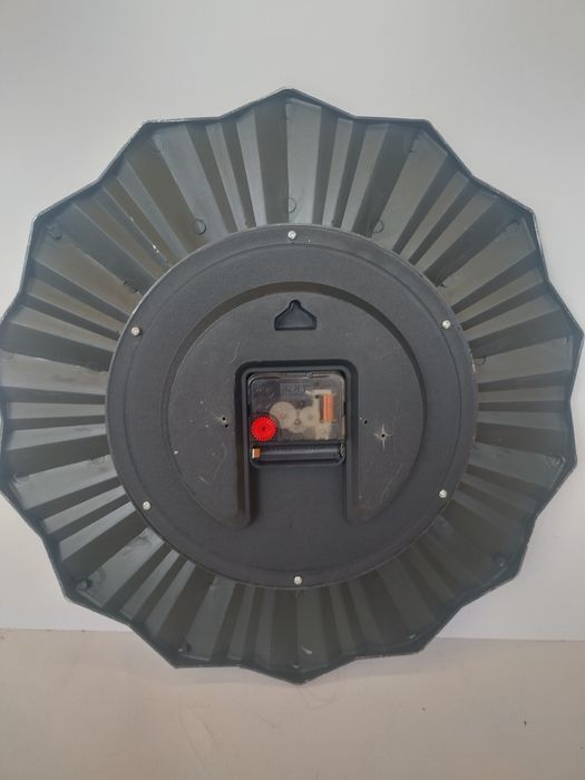 Декоративен стенен часовник