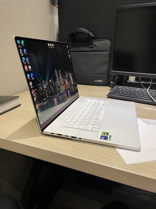 Продаю свой ноутбук ASUS ROG ZEPHYRUS G16