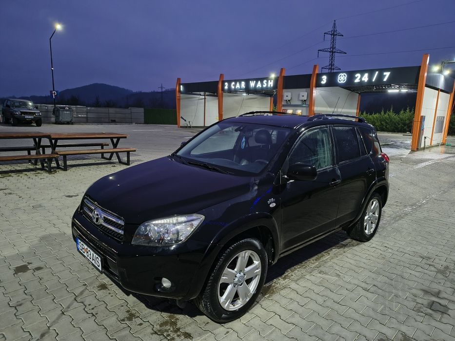 Toyota RAV-4 din anul 2008 Star Stop , 4x4 la buton  , cârlig de remor