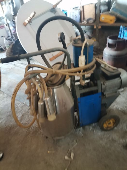Продам доилныи аппарат зорка