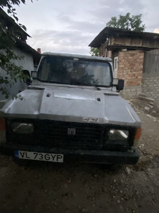 Vand ARO 4x4 cu acte