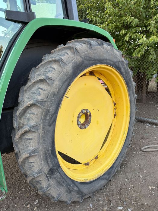 Vând set complet roți john deere