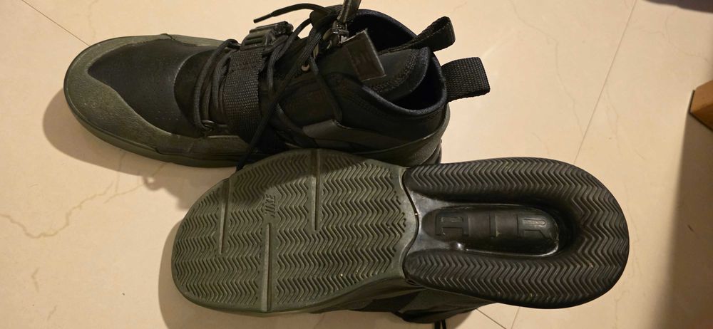 Nike Air Force 270 Utility