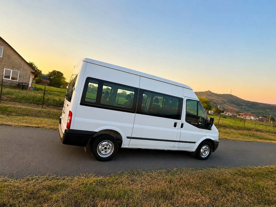De vânzare Ford Transit  8+1 2013 cu Ac față și spate