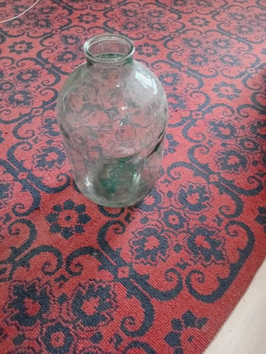 Продам банку 10 литров