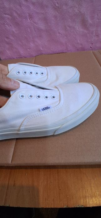 Teniși Vans mărimea 44,5,  10,5 man, 12 women