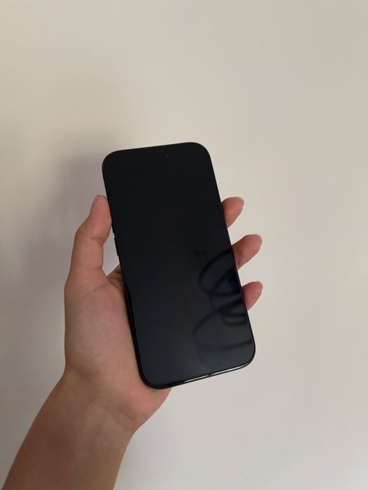 Продаю Iphone 15