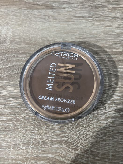 Гримове-руж,бронзант,хайлайтър,гел за вежди