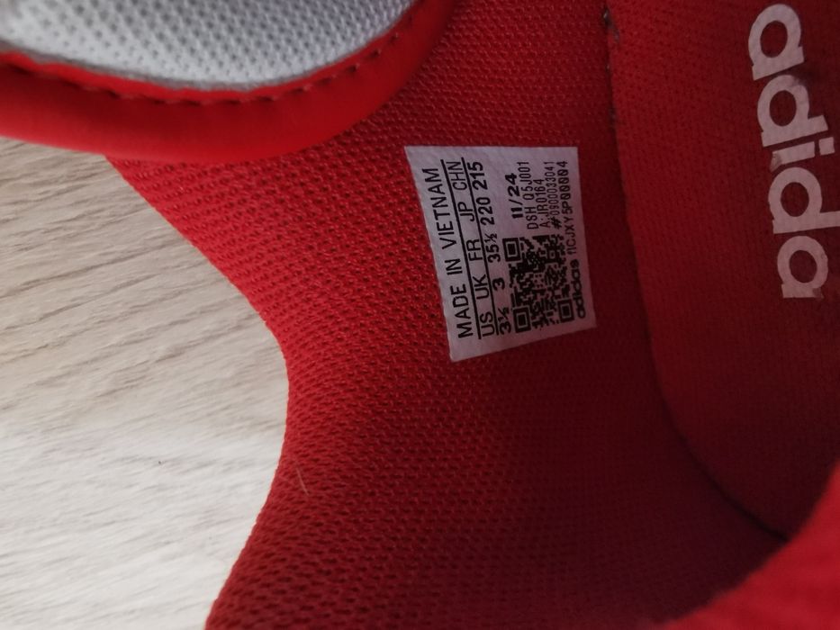 Teneai Adidas copii marimea 35+1/2