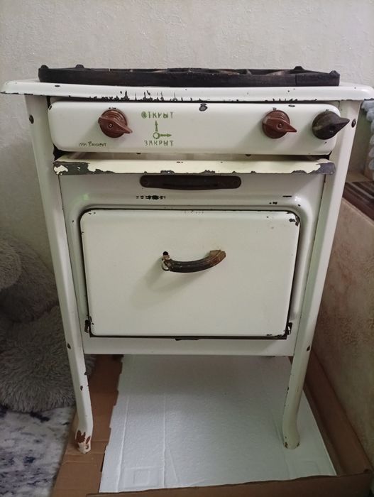 Продам газовую плиту