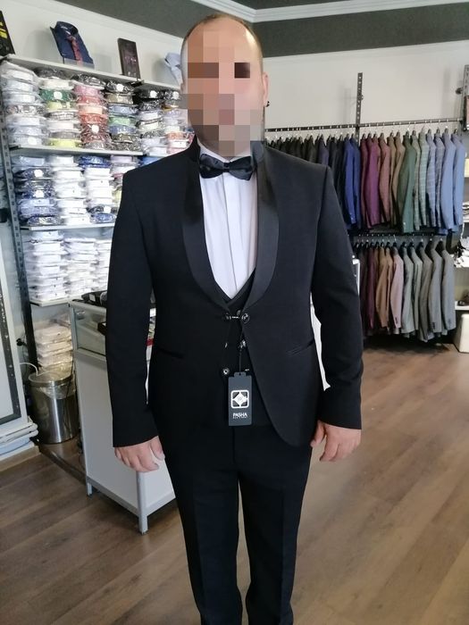Vând costum ocazii speciale