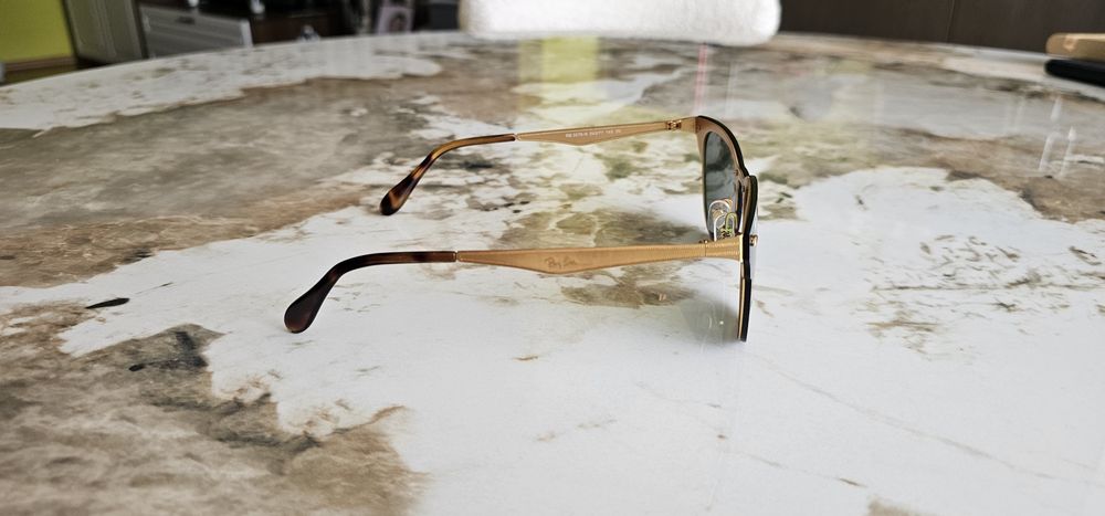 Vând ochelari de soare Ray-Ban  (RayBan)