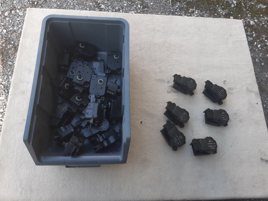 Моторче клапи Мерцедес w211