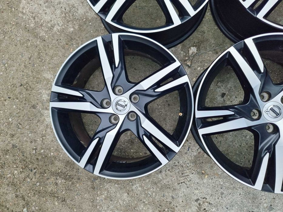 Jante Volvo Xc40 R18 Model 5-Double Spoke Matt Black Diamond Cut