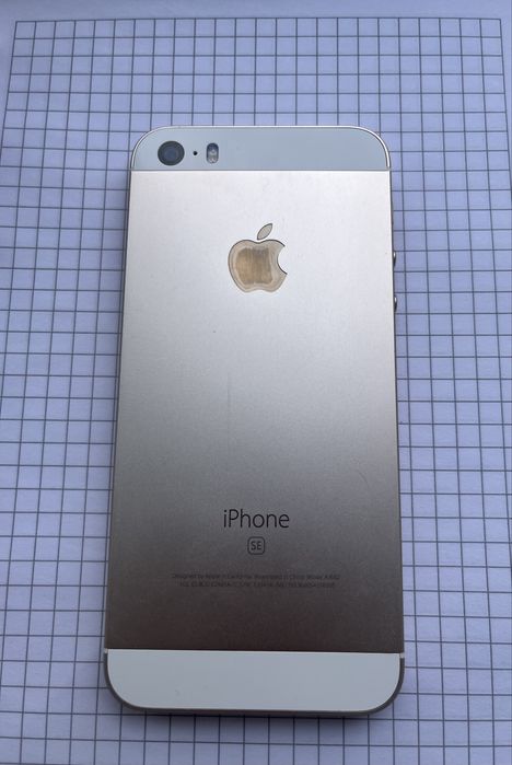 Айфон se-1.