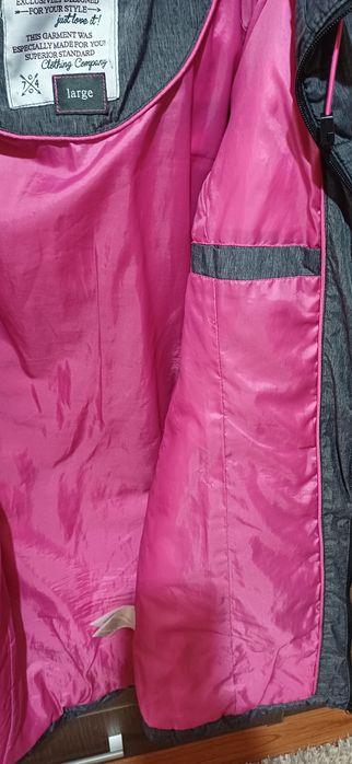 Vand geaca iarna dama stare foarte buna calduroasa culoare gri maine L