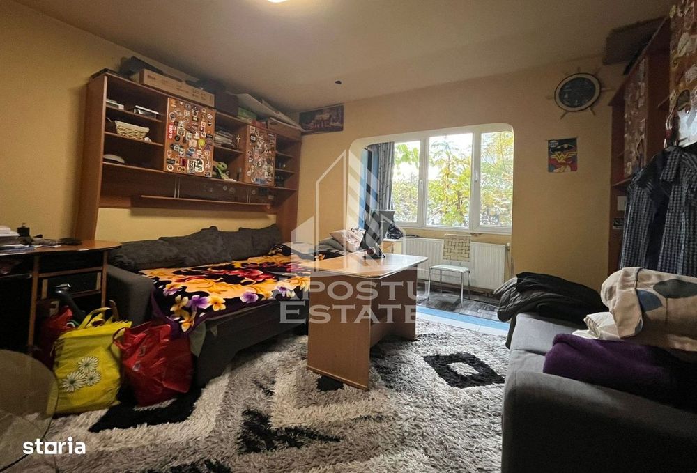 Apartament cu 3 camere, 2 bai, 2 balcoane, zona Vladeasa