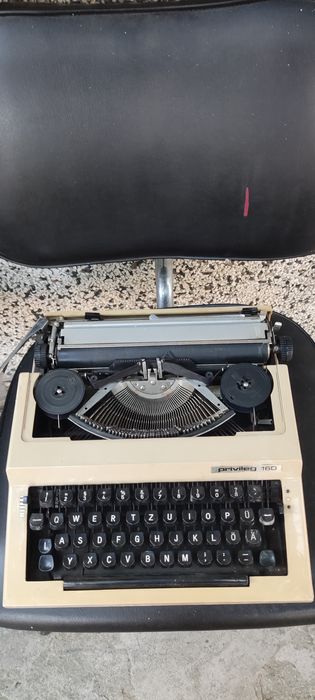 Пишеща машина Privileg 160.