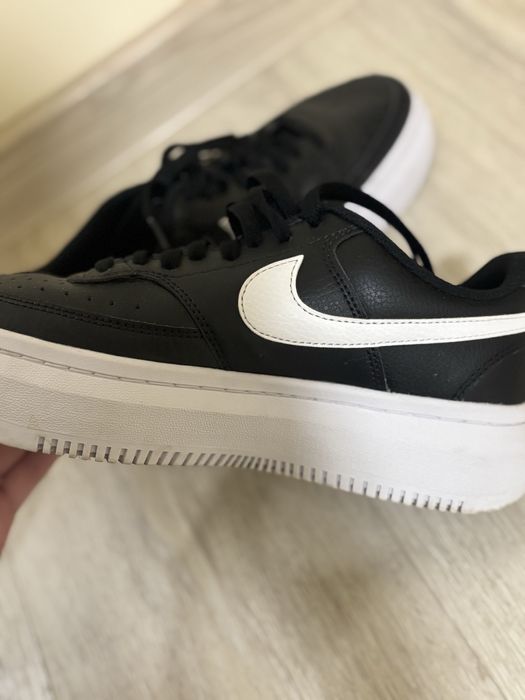 Оригинални дамски маратонки Nike