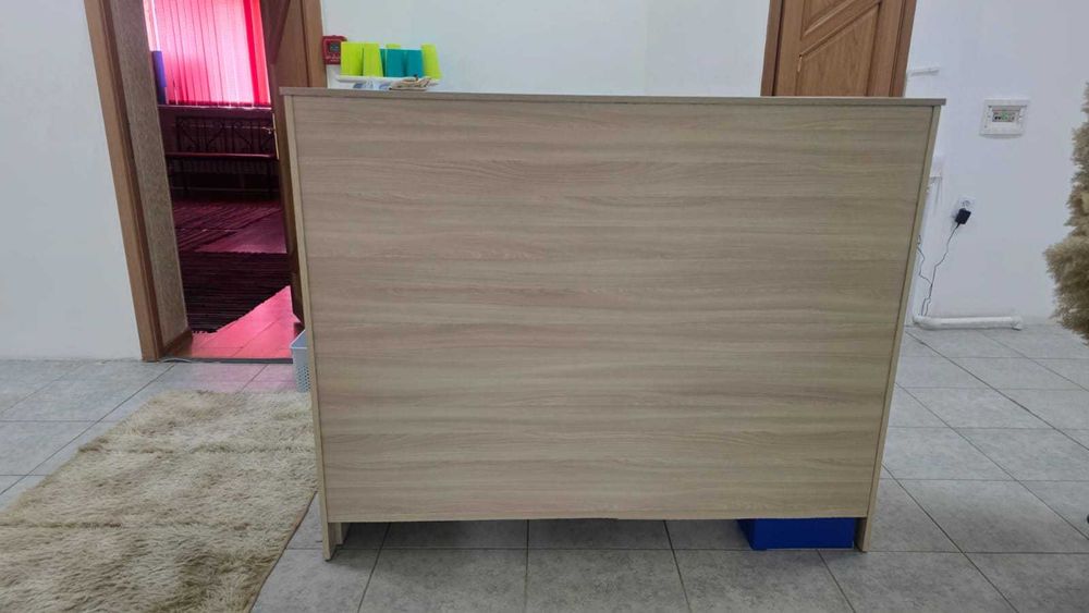 Продам стол Ресепшн