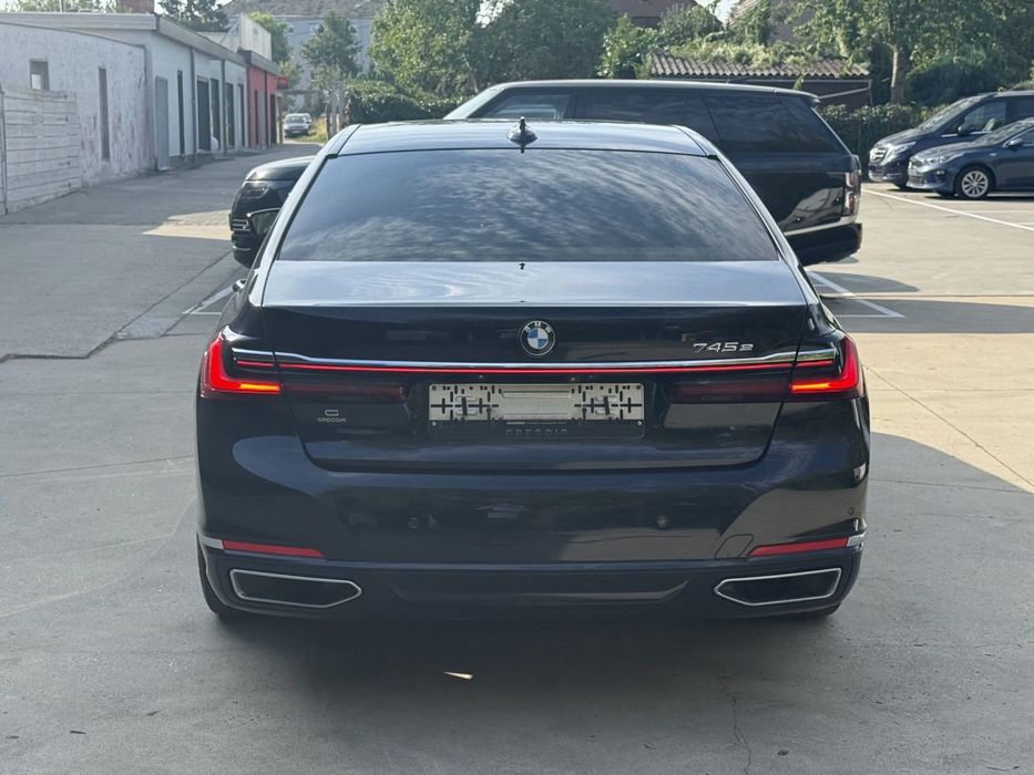 BMW Seria 7 BMW 745e Luxury Individual