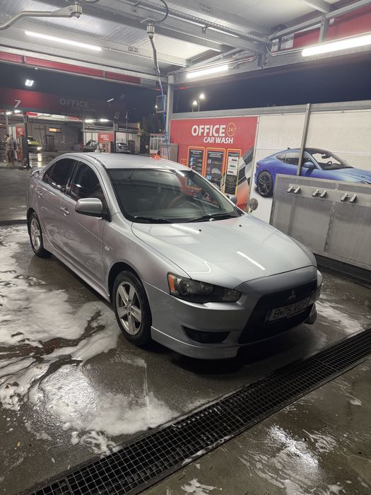 Mitsubishi lancer