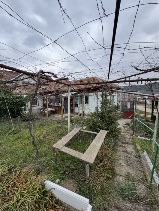 Продава се Къща в с. Присово, Област Велико Търново - 540 кв.м за 90 €/кв.м - Снимка #2