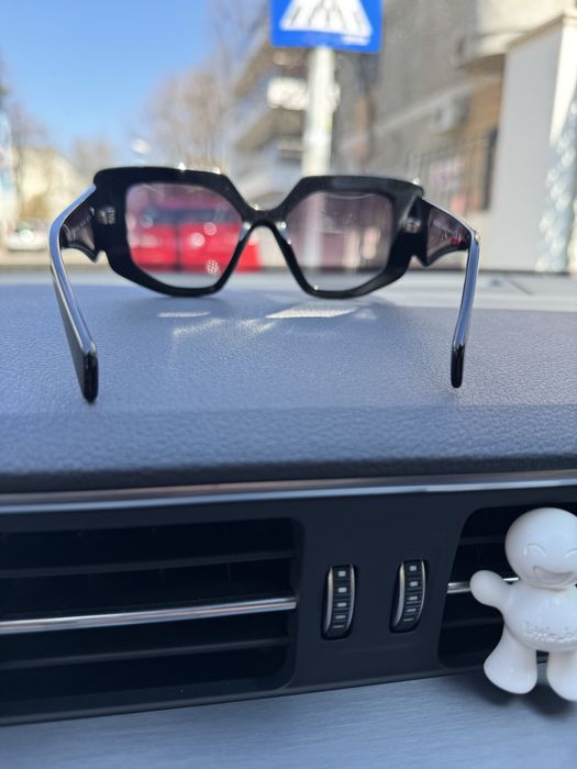 Ochelari Prada model PR14ZS 1AB09S