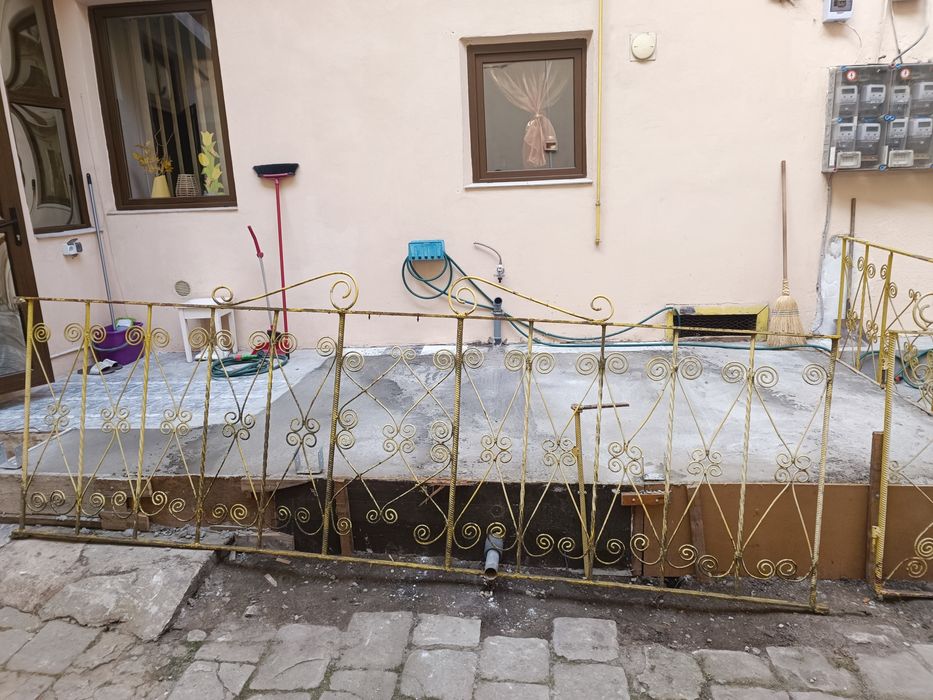 Vând grilaj metalic,fost gard de terasă