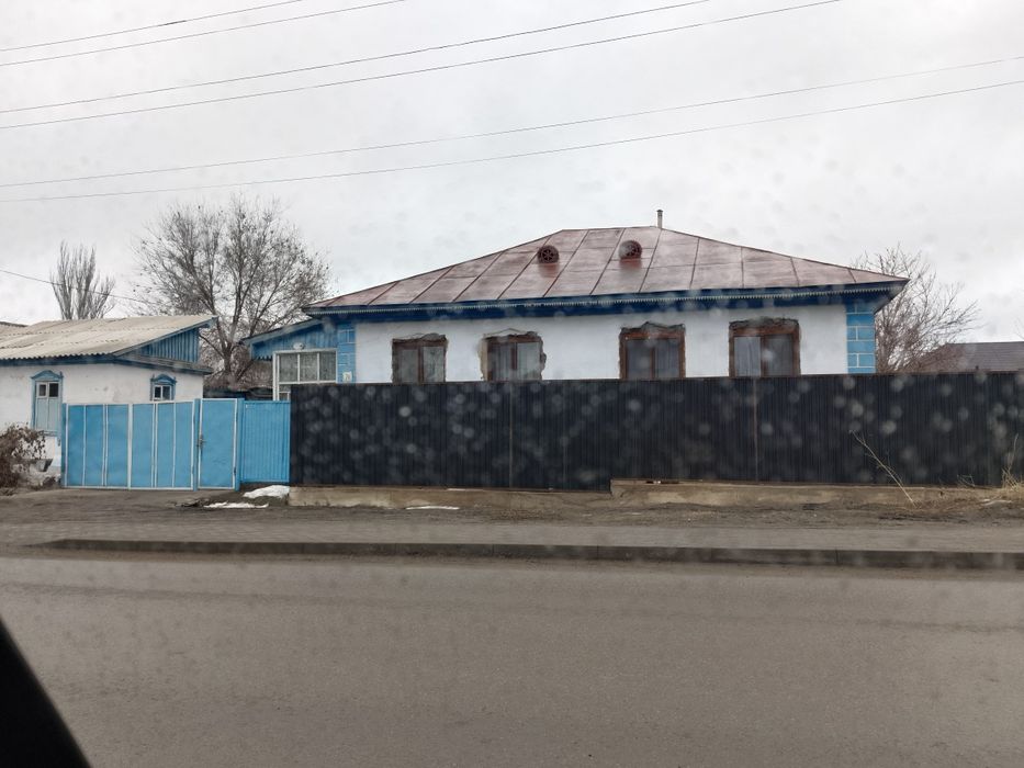 Продам дом по центральнои улице