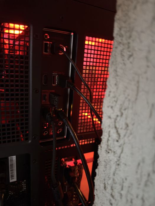 Геймърски компютър rtx 3090 ryzen 7 5700x3d