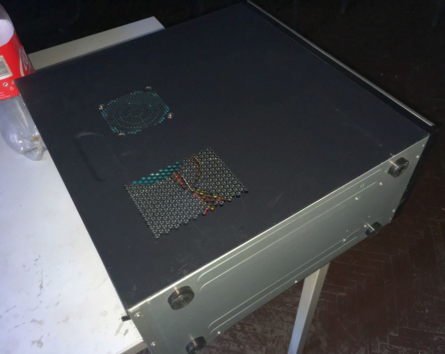 Carcasa PC tower DeLux