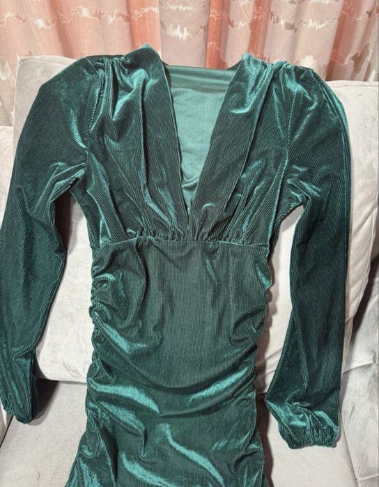 Rochie lunga eleganta din catifea verde inchis