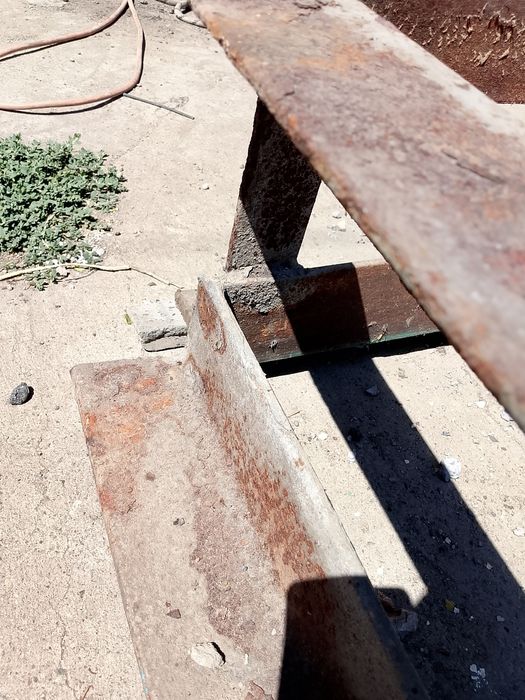 Гаражные ворота.