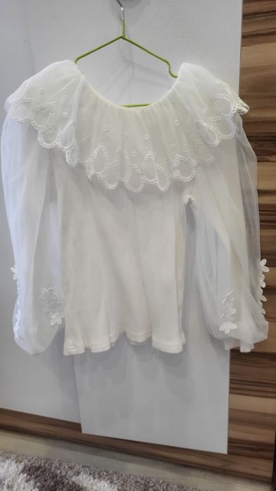 Продам кофточку в школу