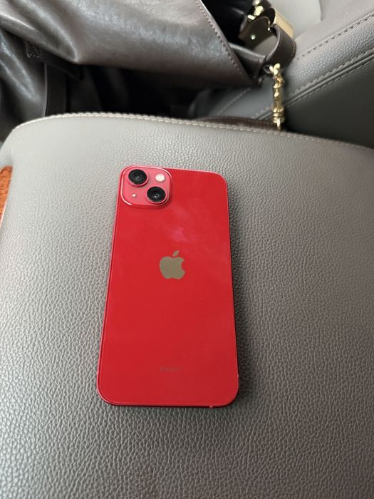IPfone 13 краснвй