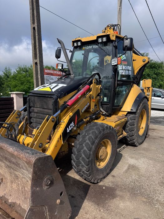 Inchiriez buldoexcavator CAT 442E