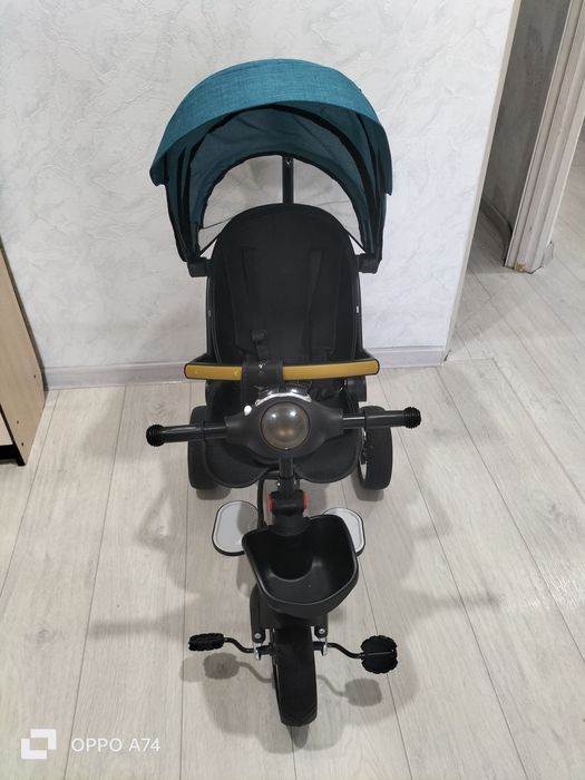 Продаётся прогулочный трёхколёсный велосипед.