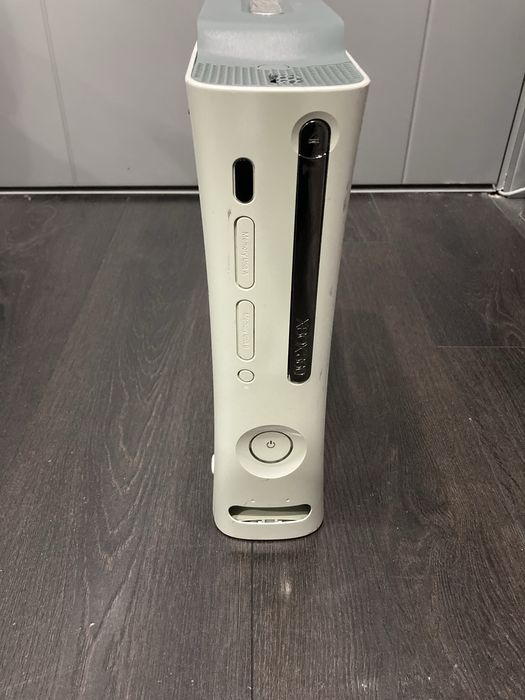 Xbox 360 без контролер