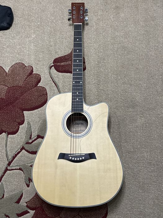 Акустическая гитара