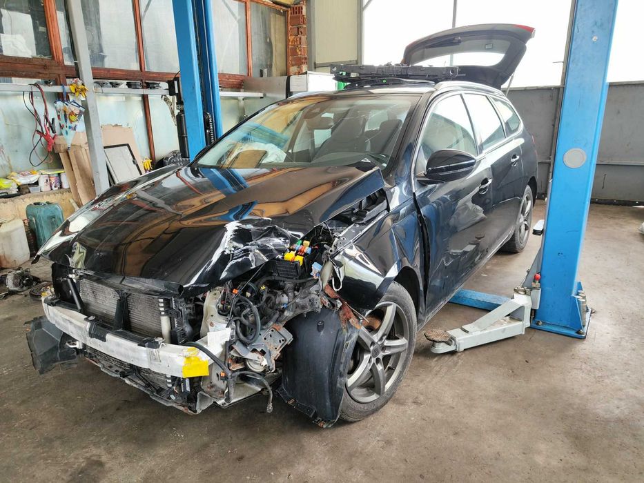 Peugeot 308 2019г Facelift на части пежо 308 2019г фейс
