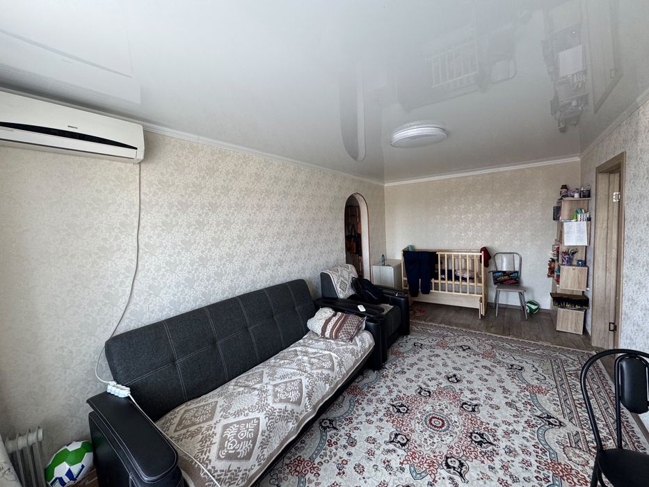 Продам 2 комнатную в центре