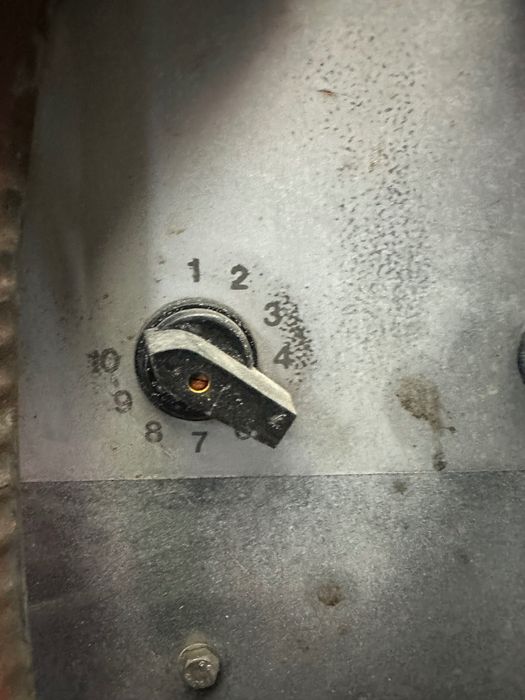 Професионален телоподаващ заваръчен апарат ESAB. LAG400