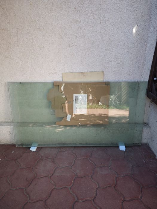 Panouri geam, groase, pretabile perete de sticla sau balustrada