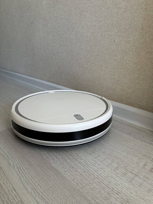 Робот-пылесос почти новый